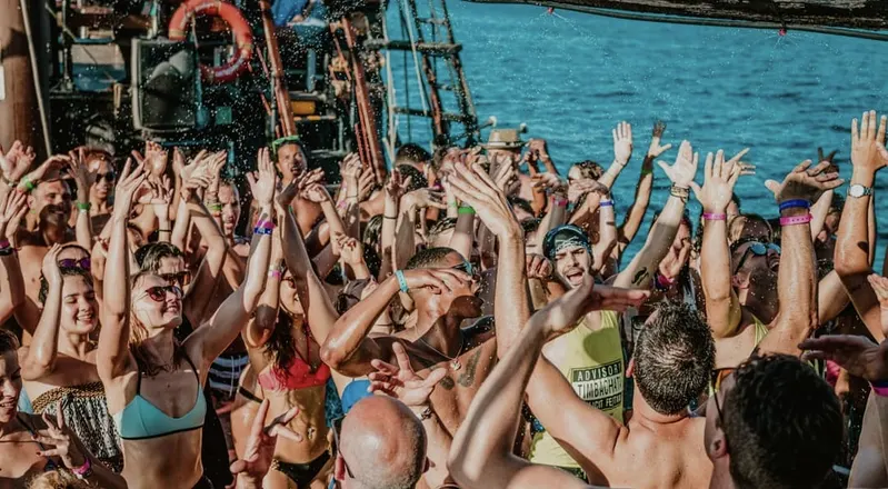 Fotografía de un evento con público en Las Palmas de Gran Canaria